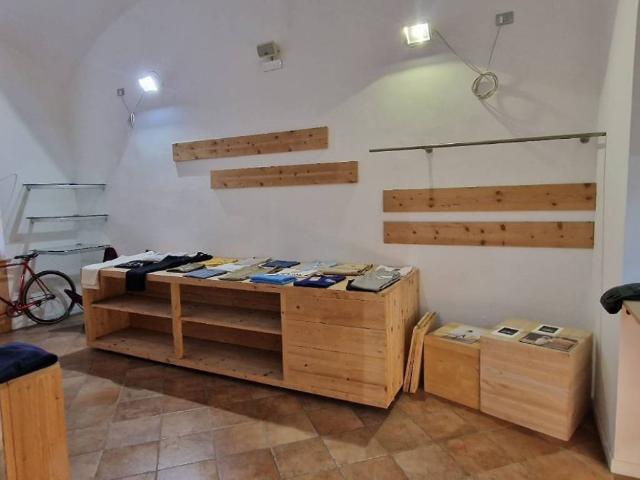 Locale Commerciale in affitto a Piemonte, Alessandria