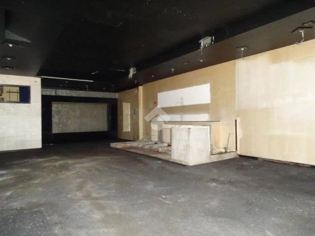 Locale Commerciale in affitto a Piemonte, Alessandria