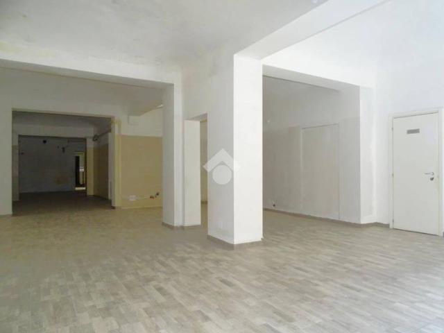 Locale Commerciale in affitto a Piemonte, Alessandria