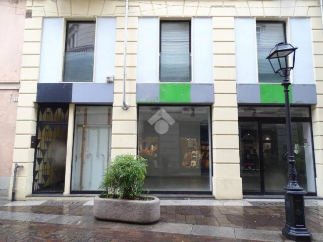 Locale Commerciale in affitto a Piemonte, Alessandria