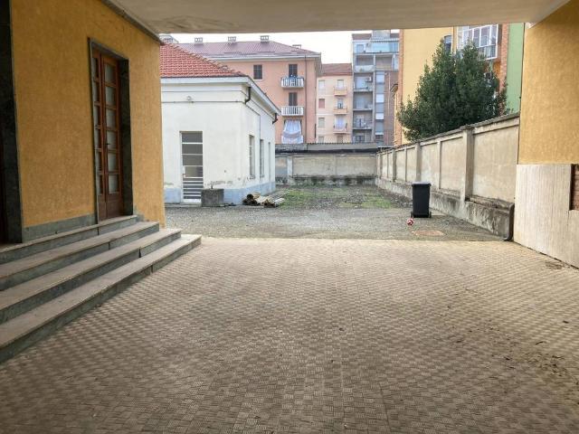 Locale Commerciale in affitto a Piemonte, Alessandria