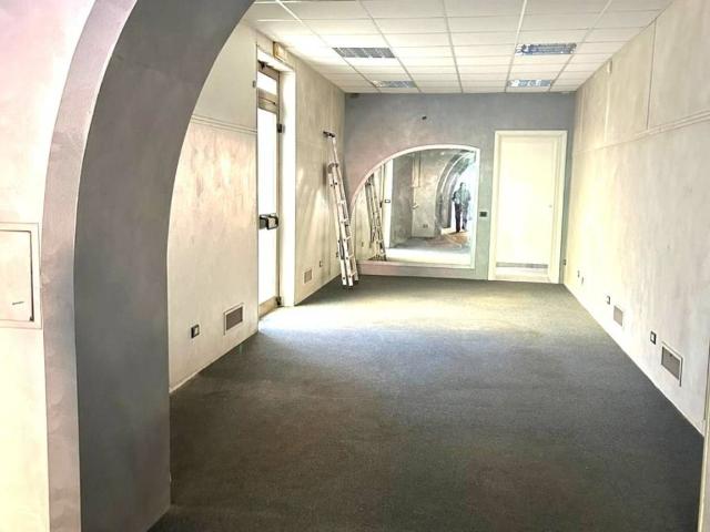 Locale Commerciale in affitto a Piemonte, Alessandria