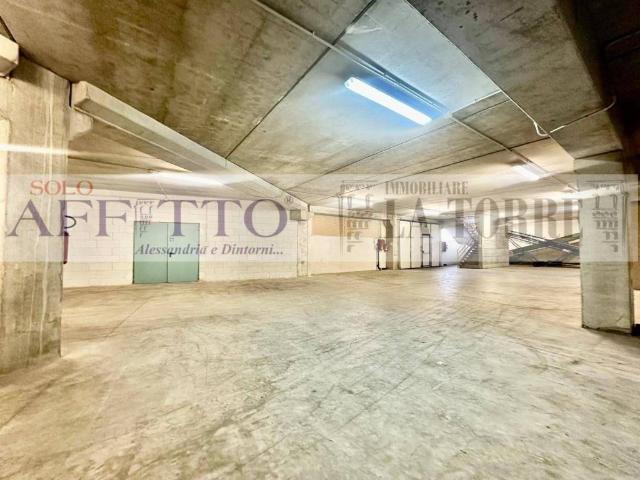 Locale Commerciale in affitto a Piemonte, Alessandria