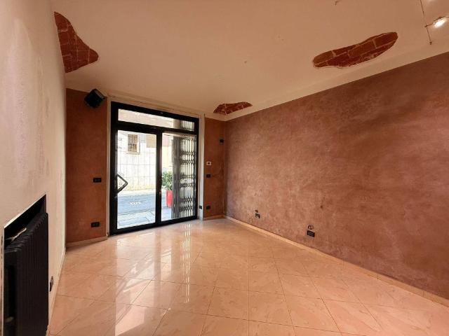 Locale Commerciale in affitto a Piemonte, Alessandria