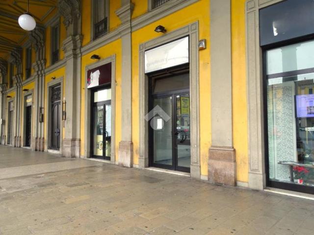 Locale Commerciale in affitto a Piemonte, Alessandria