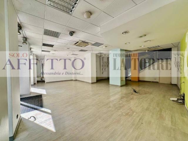 Locale Commerciale in affitto a Piemonte, Alessandria
