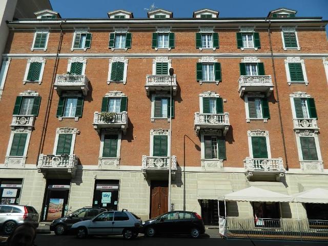 Locale Commerciale in affitto a Piemonte, Alessandria