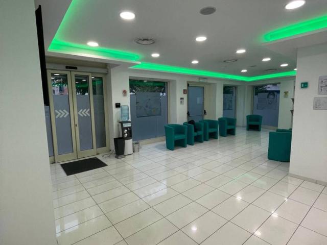 Locale Commerciale in affitto a Piemonte, Alessandria