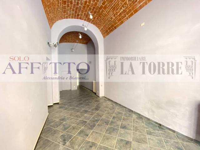 Locale Commerciale in affitto a Piemonte, Alessandria