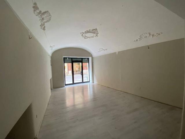 Locale Commerciale in affitto a Piemonte, Alessandria
