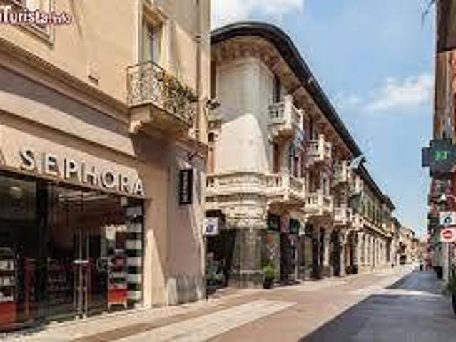 Locale Commerciale in affitto a Alessandria