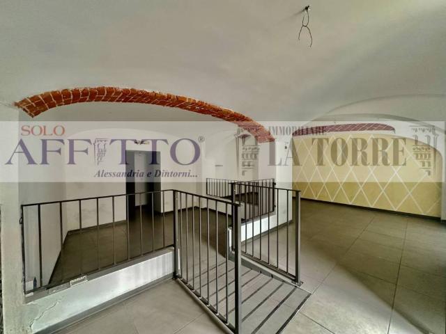 Locale Commerciale in affitto a Piemonte, Alessandria