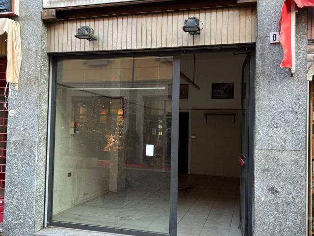 Locale Commerciale in affitto a Piemonte, Alessandria