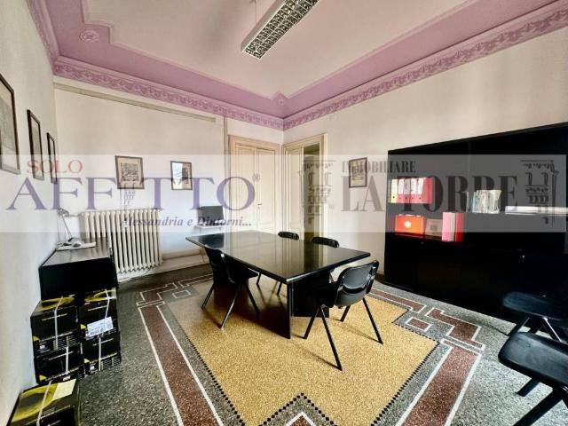 Locale Commerciale in affitto a Piemonte, Alessandria