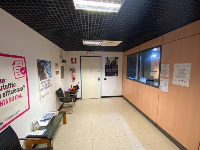 Locale Commerciale in affitto a Piemonte, Alessandria
