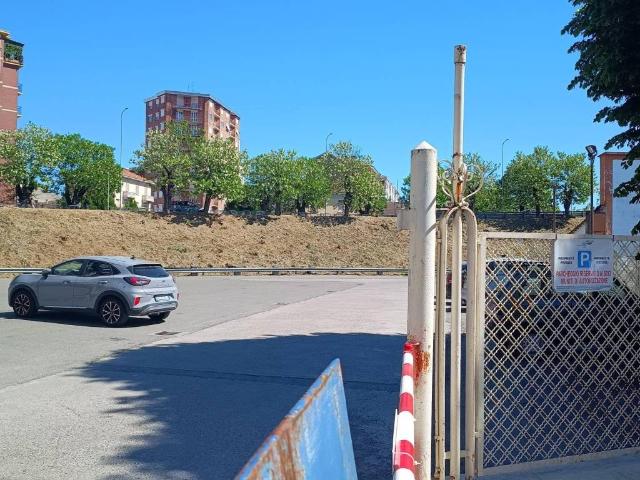 Locale Commerciale in affitto a Piemonte, Alessandria