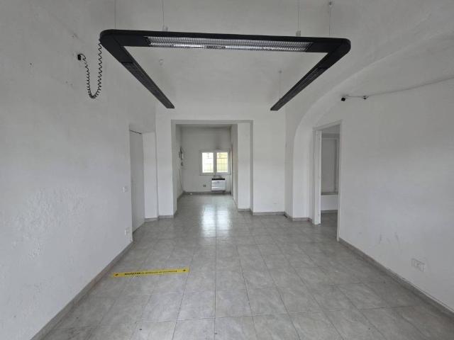 Locale Commerciale in affitto a Piemonte, Alessandria