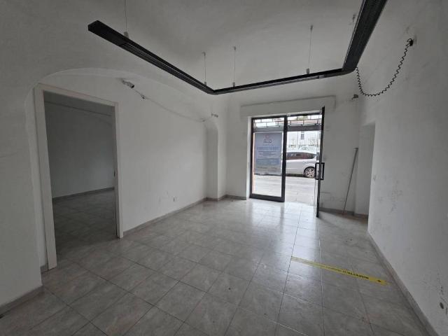 Locale Commerciale in affitto a Piemonte, Alessandria