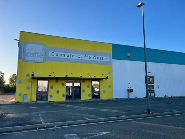 Locale Commerciale in affitto a Piemonte, Alessandria