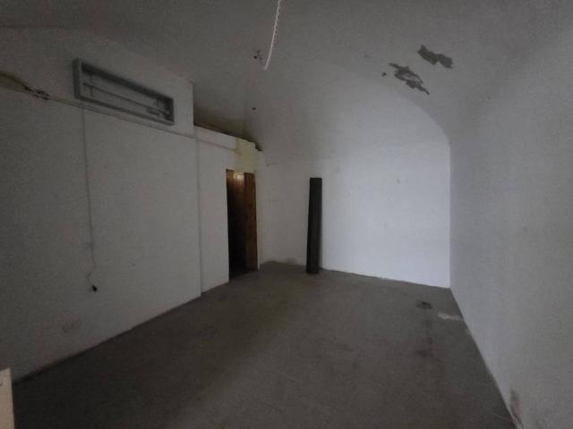 Locale Commerciale in affitto a Piemonte, Alessandria