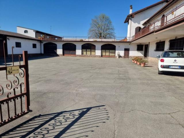 Locale Commerciale in affitto a Piemonte, Alessandria