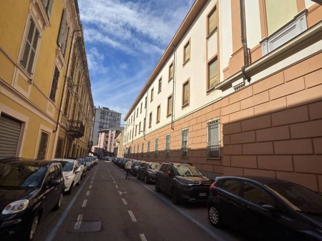 Locale Commerciale in affitto a Piemonte, Alessandria