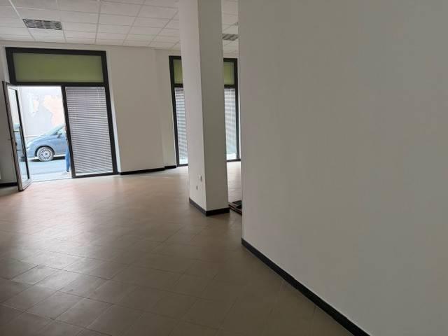 Locale Commerciale in affitto a Piemonte, Alessandria
