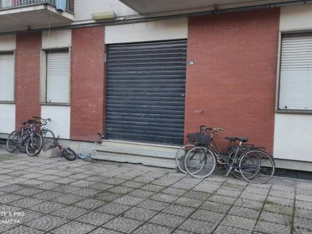 Locale Commerciale in affitto a Piemonte, Alessandria