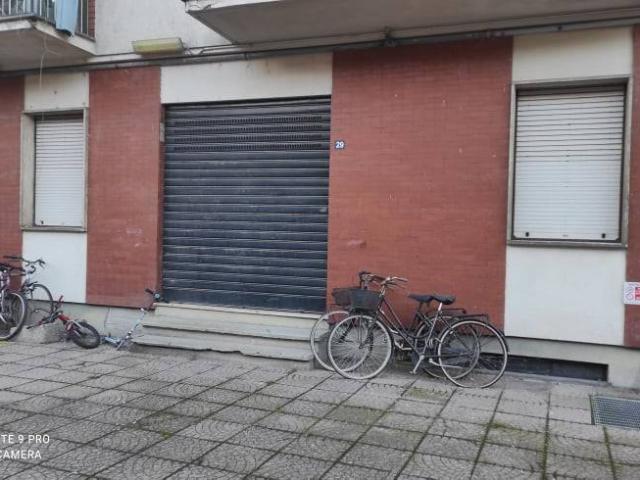Locale Commerciale in affitto a Piemonte, Alessandria