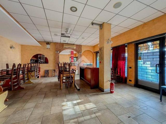 Locale Commerciale in affitto a Almenno San Bartolomeo, Lombardia
