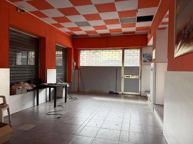 Locale Commerciale in affitto a Piemonte, Torino