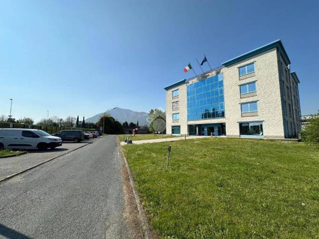 Locale Commerciale in affitto a Piemonte, Torino