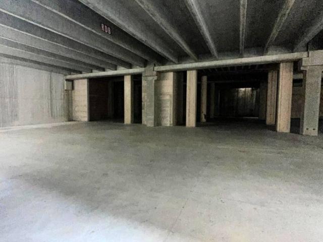 Locale Commerciale in affitto a Puglia, Bari
