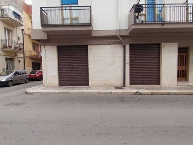 Locale Commerciale in affitto a Puglia, Bari