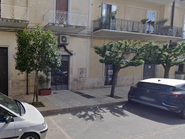 Locale Commerciale in affitto a Puglia, Bari