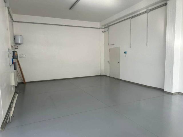 Locale Commerciale in affitto a Puglia, Bari