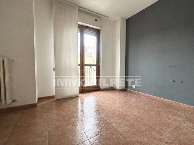 Locale Commerciale in affitto a Puglia, Bari