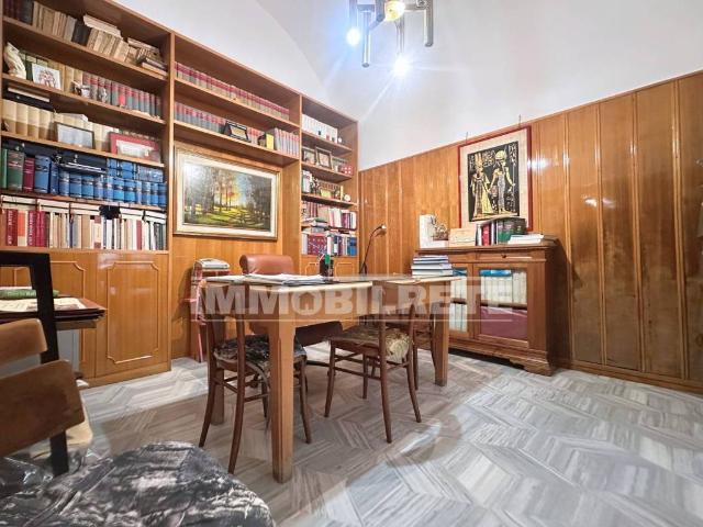 Locale Commerciale in affitto a Puglia, Bari