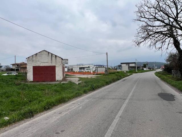 Locale Commerciale in affitto a Altavilla Silentina, Campania