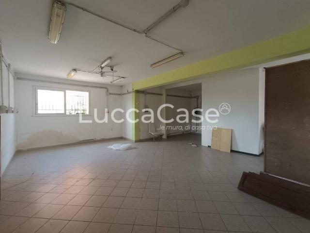 Locale Commerciale in affitto a Unione dei Comuni Circondario dell'Empolese Valdelsa, Altopascio