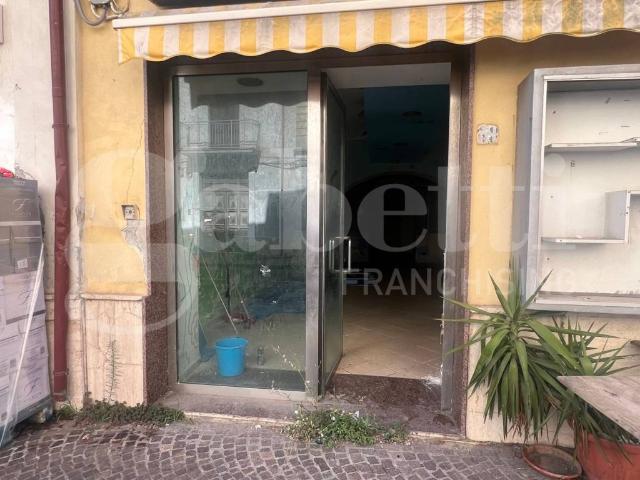 Locale Commerciale in affitto a Amantea Paese, Calabria
