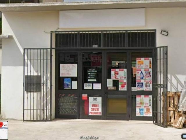 Locale Commerciale in affitto a Amelia, Umbria