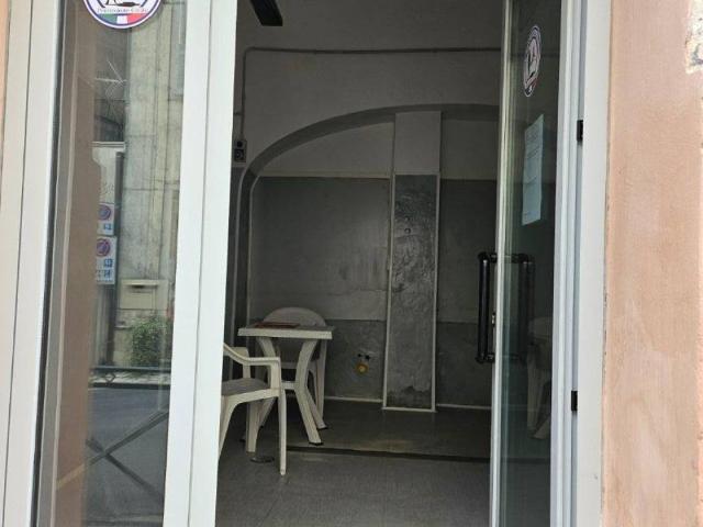 Locale Commerciale in affitto a Amelia, Umbria
