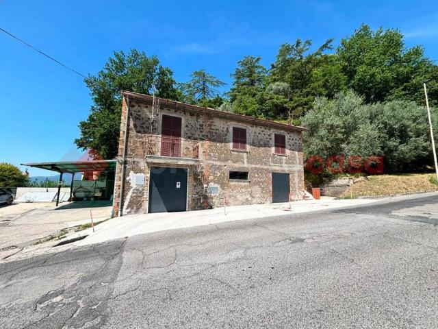 Locale Commerciale in affitto a Anagni, Frosinone