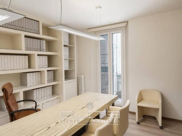 Locale Commerciale in affitto a Capodimonte, Marche