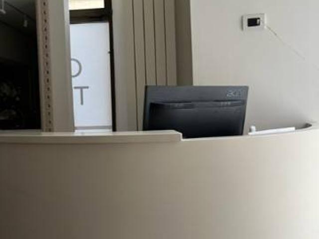 Locale Commerciale in affitto a Capodimonte, Marche