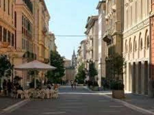 Locale Commerciale in affitto a Cardeto, Marche