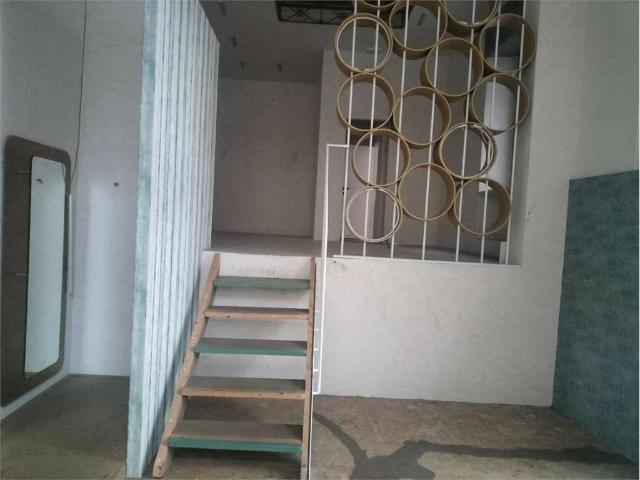 Locale Commerciale in affitto a Borgo Rodi, Marche