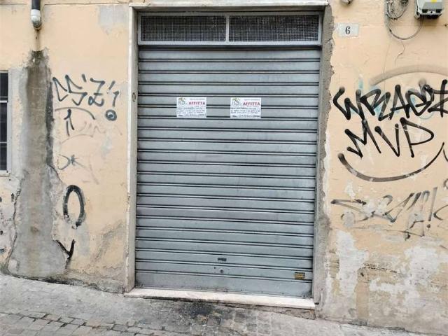 Locale Commerciale in affitto a Cardeto, Marche