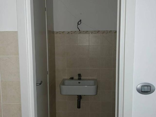 Locale Commerciale in affitto a Santo Stefano, Marche